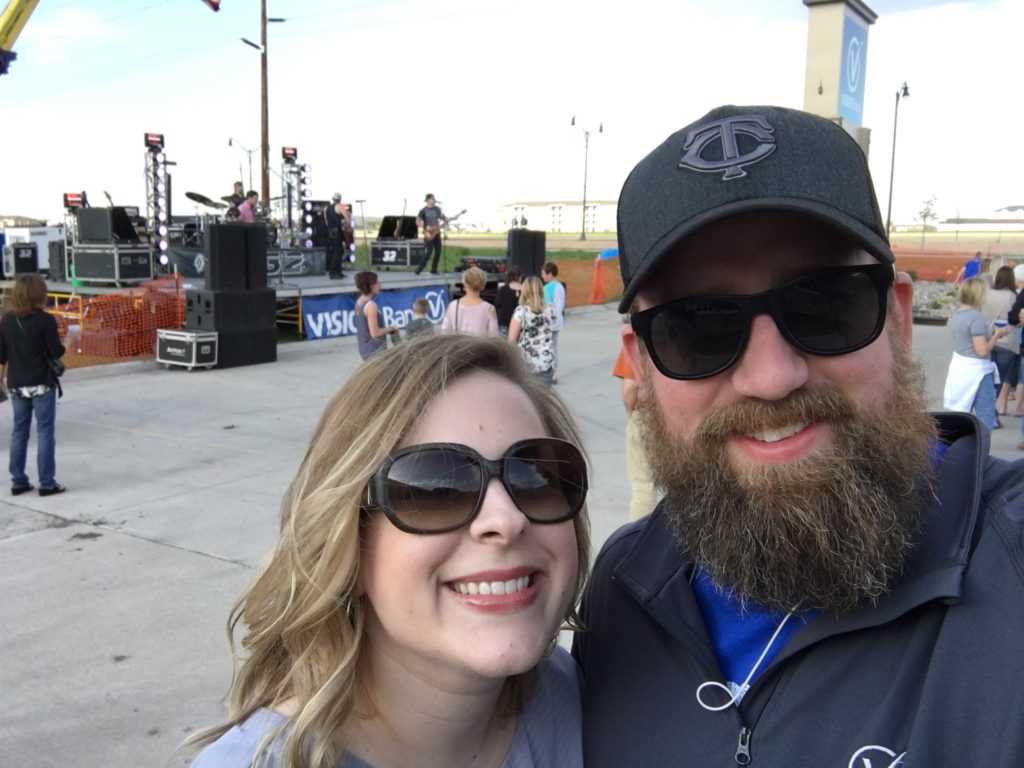 A picture of Jon & Lindsay